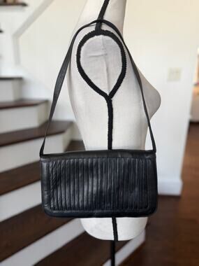 Vintage Minimalist 90s Black Leather Pleated Baguette Shoulder Bag 11x6